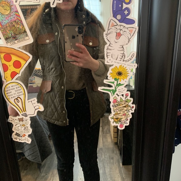 Olive Green Boutique Vest 💚 - Picture 3 of 5